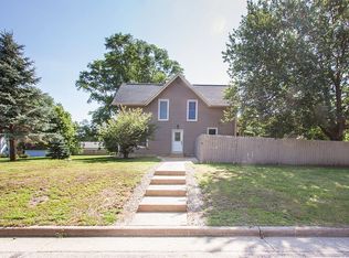 421 Eldred St, Mazomanie, WI 53560