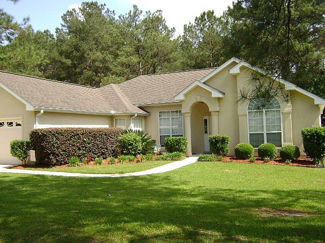 1st image of 915 Park View Dr