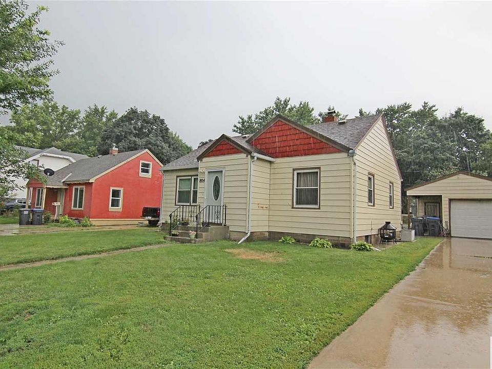 1st image of 804 Vestal St