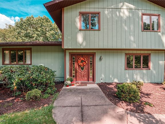3rd image of 2855 Fort Island Dr