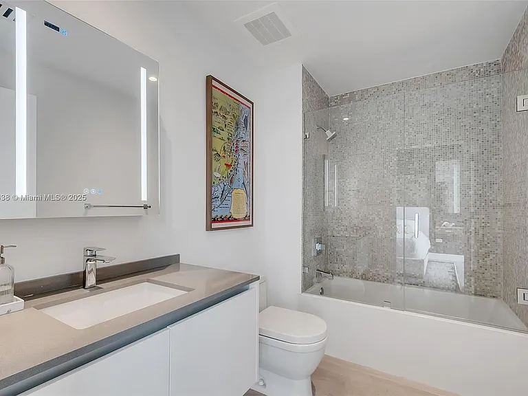 68 SE 6th St #3911 — Photo 21