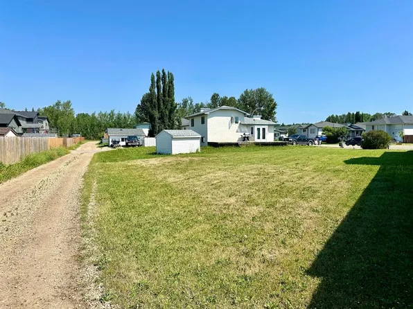 17 Steward Dr, Whitecourt, AB T7S 1R1