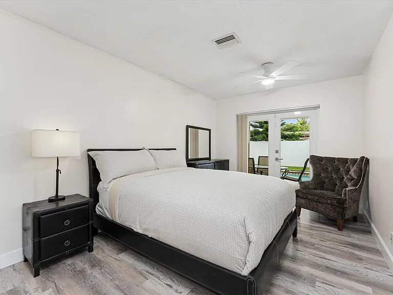 6515 SW 8th Pl — Photo 23
