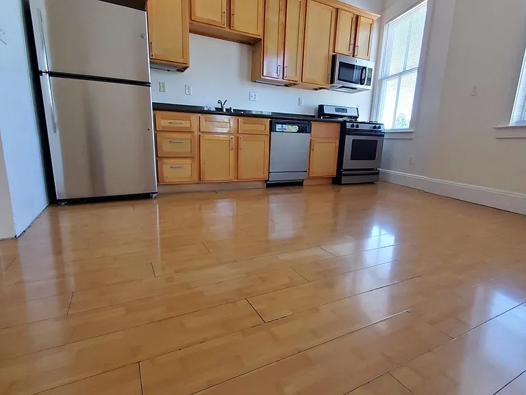 2597 Telegraph Ave #D — Photo 4
