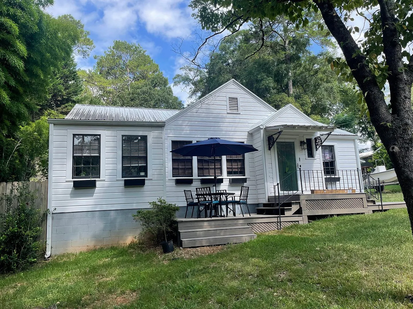 Move in October 2026, Conveniently Located — Photo 2