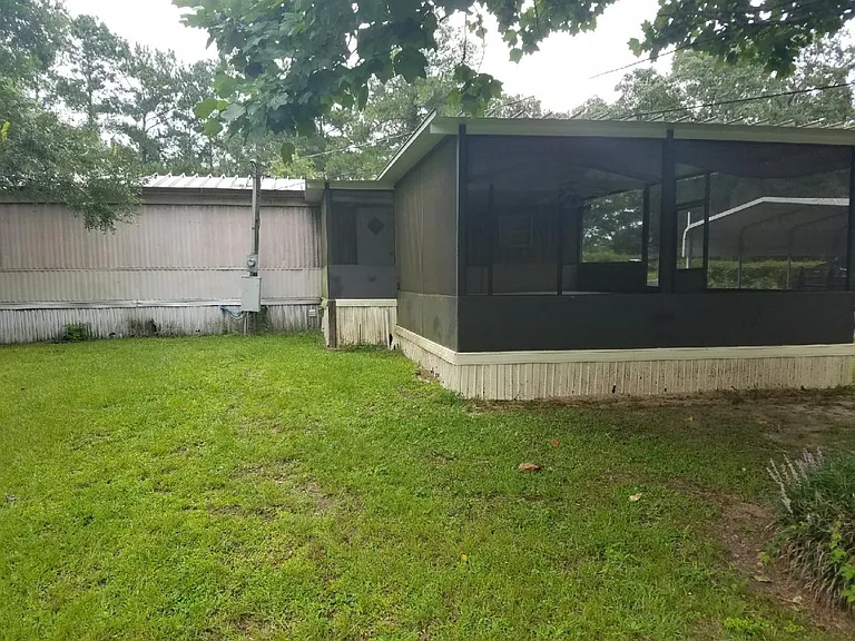 311 Merritt Ln — Photo 7