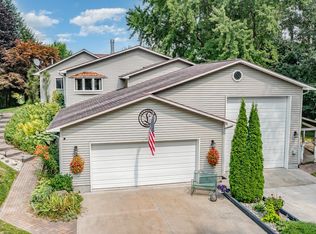 4054 N Francis Shores Rd, Sanford, MI 48657