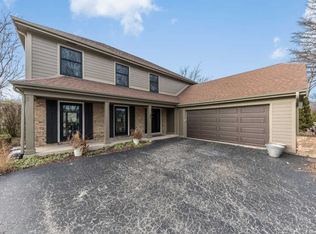 8224 Kathryn Ct, Burr Ridge, IL 60527