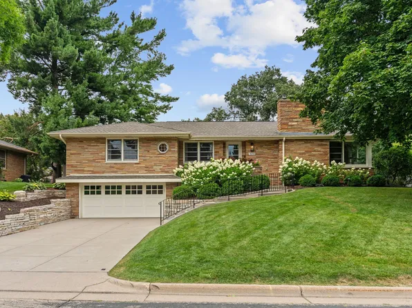 5234 Hollywood Rd, Edina, MN 55436