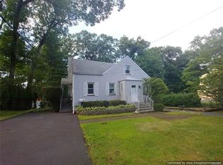 24 Englewood Ave, Nanuet, NY 10954