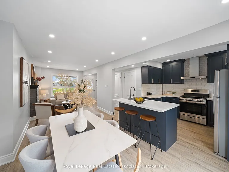 305 Weir St N #UPPER — Photo 10