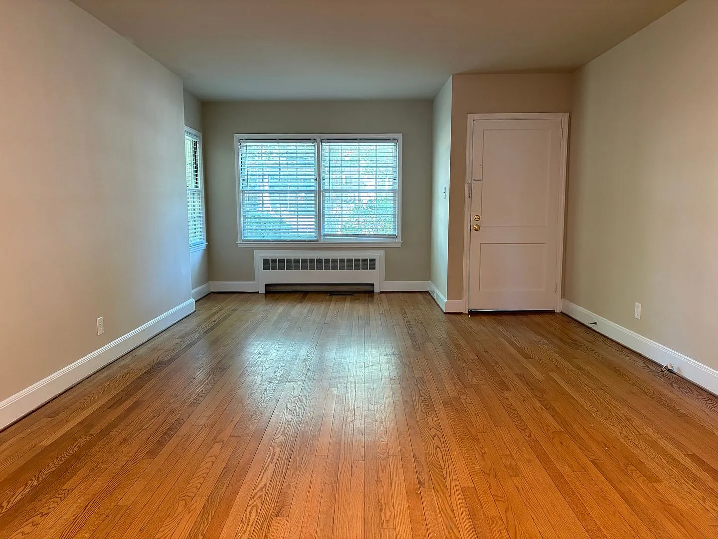 Freshly Updated 2 Bedroom Apartment Near UNCG! — Photo 4