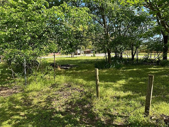 4th image of 16189 Paw Paw Ln #827
