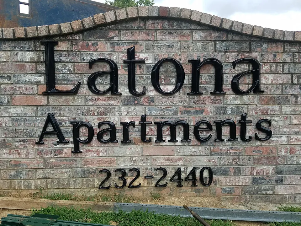 112 Latona Ln