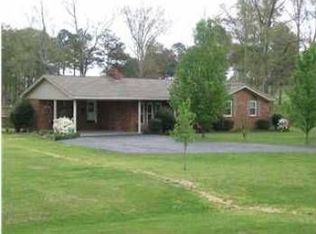 1510 Country Club Dr, Red Bay, AL 35582