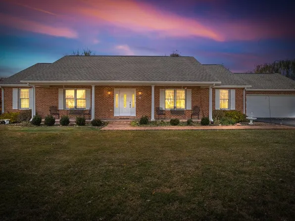 316 Polar Ln, Salem, VA 24153