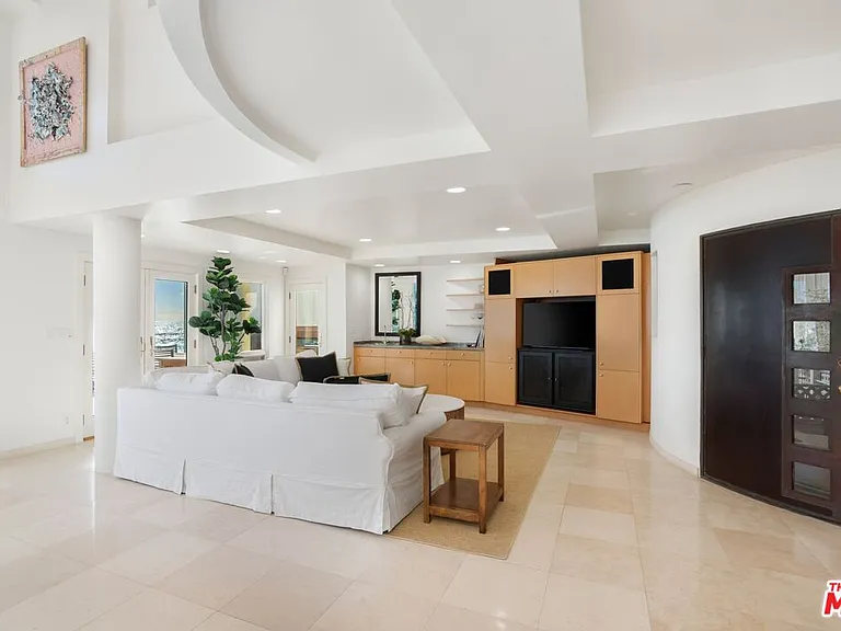 24456 Malibu Rd — Photo 9