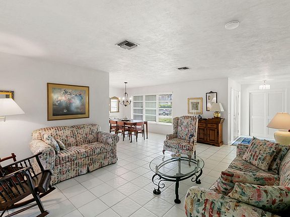 5th image of 751 Orchid Ct