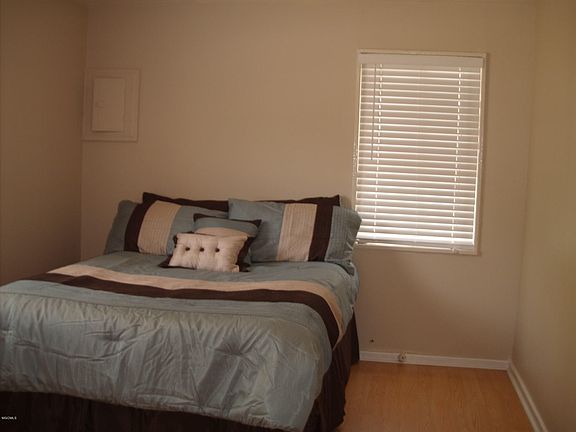 3rd image of 320 West Dr