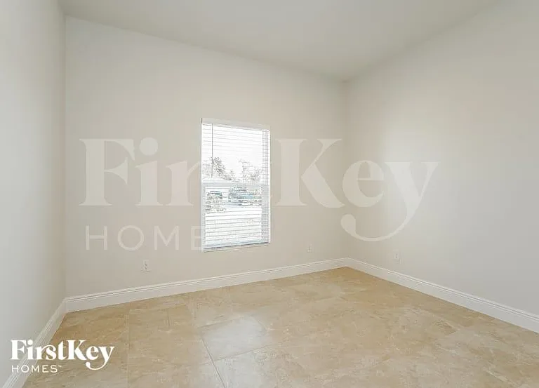 1706 NW 28th St — Photo 11