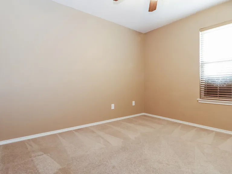 1324 Burleson St — Photo 10