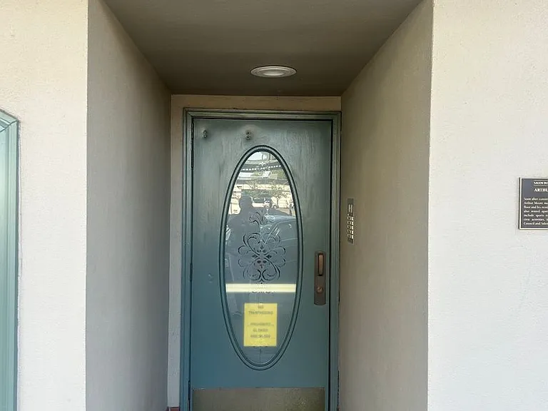 241 High St NE — Photo 2
