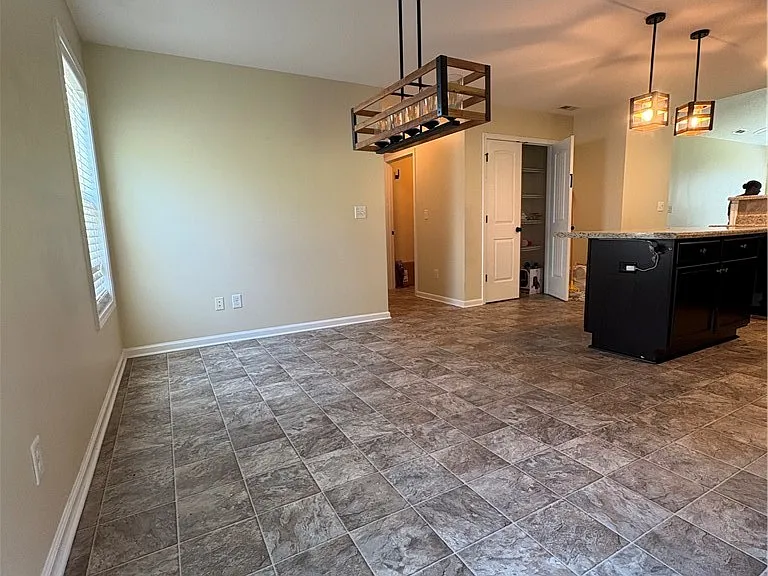 365 Roanoke Dr — Photo 16