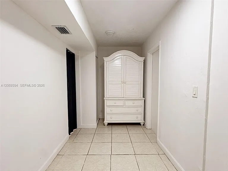 2175 NE 170th St #104 — Photo 22