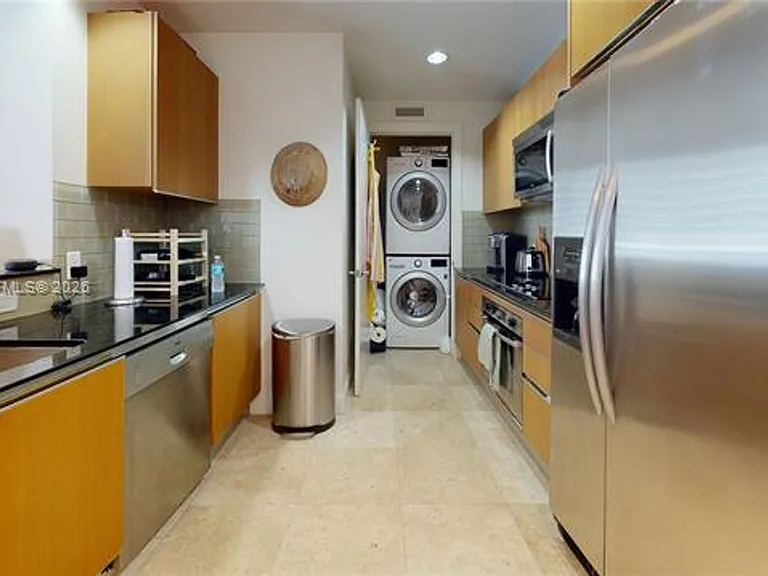1060 Brickell Ave #1805 — Photo 7