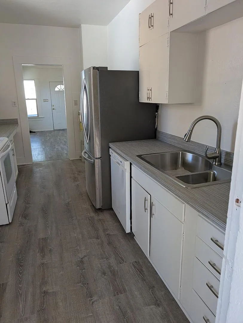 2 Bedroom 1 Bath- Home — Photo 4
