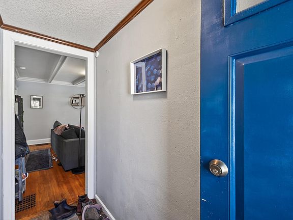 4th image of 5409 31st Ave S