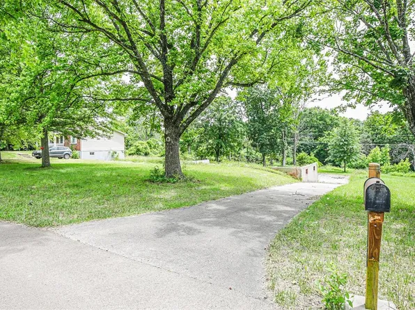 1108 Edgewood Dr, Festus, MO 63028