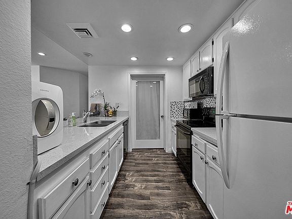 2nd image of 435 S La Fayette Park Pl Unit 209