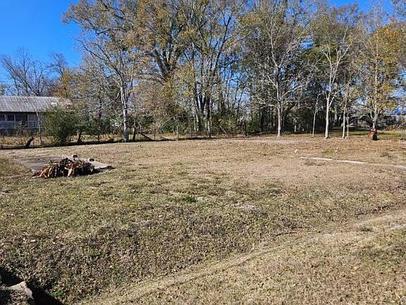 2nd image of E Jefferson Davis Ave