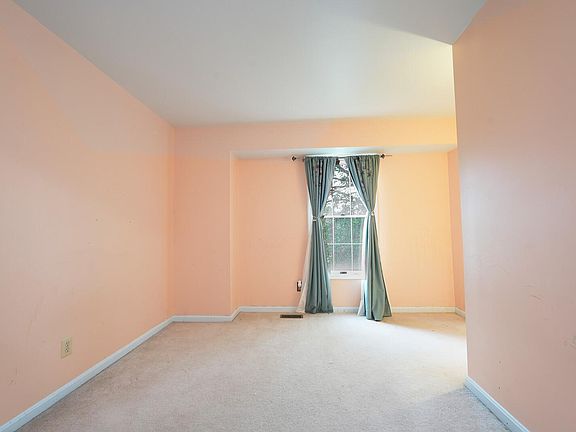 4th image of 15505 Windsor Manor Ln