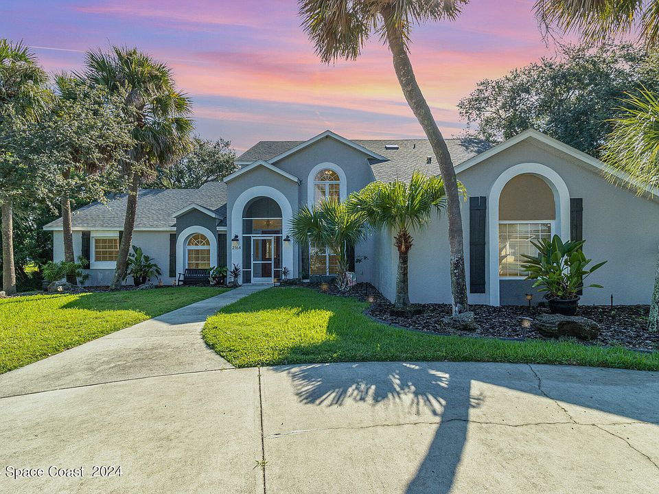 1st image of 2164 Royal Oaks Dr
