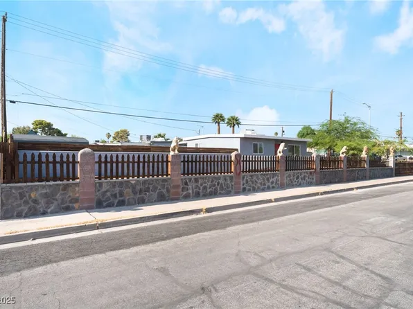 1333 Eastwood Dr, Las Vegas, NV 89104