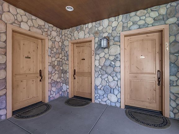 3rd image of 103 N Highwood Cir