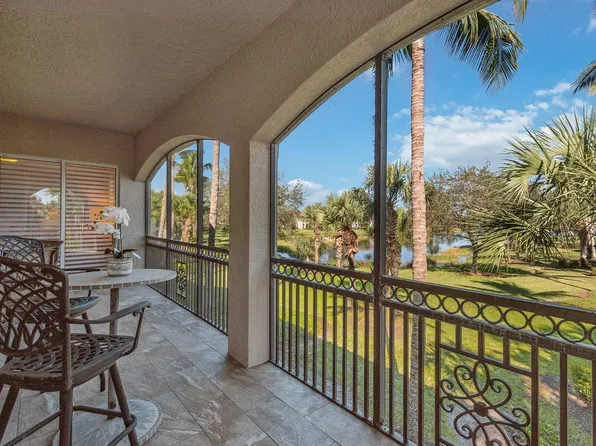 3189 Aviamar Cir APT 202, Naples, FL 34114