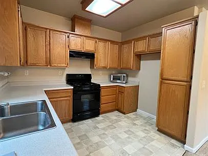 3 bed, 1140 sqft, $2,195 — Photo 4