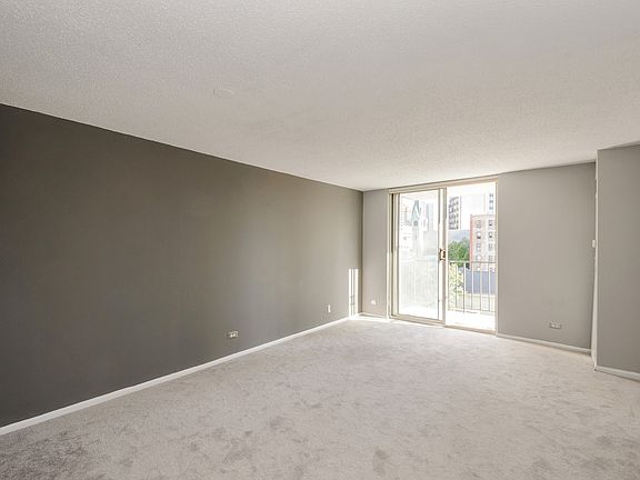 3rd image of 1212 N Lasalle St APT 503