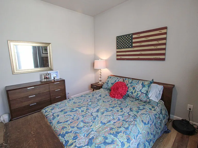 711 W Lullwood Ave — Photo 24