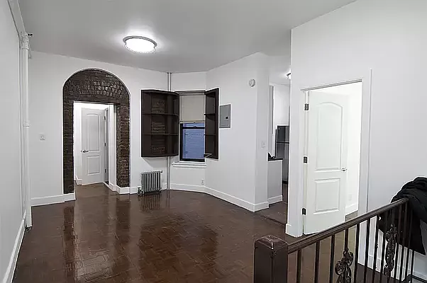 Rented by KNOCKKNOCK LLC | media 17