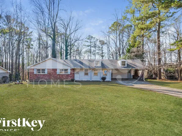 195 King David Dr SW, Lilburn, GA 30047