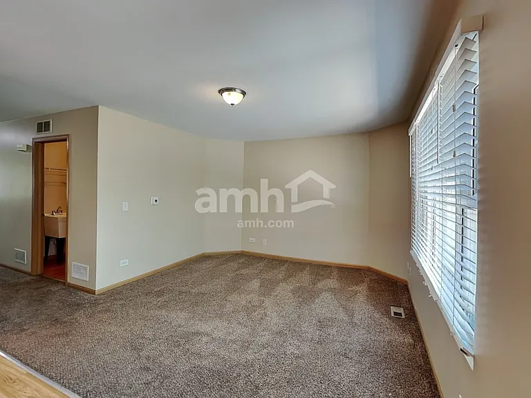 481 Pheasant Chase Dr — Photo 4