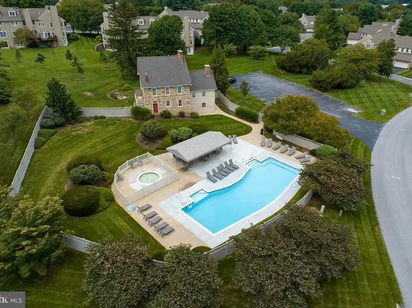 423 Homestead Dr, West Chester, PA 19382