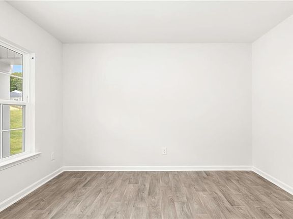2nd image of 116 Sugar Pine St