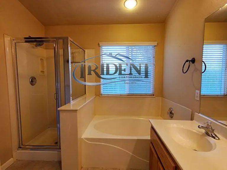 1221 Plumas Links St — Photo 13