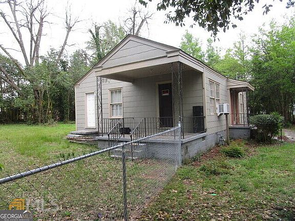2nd image of 3874 Myrtle Ct