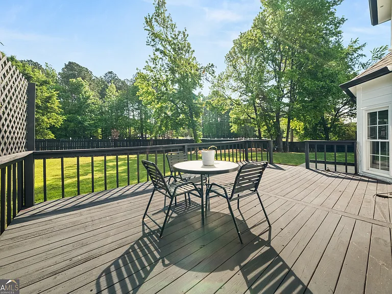 990 Lilac Arbor Rd — Photo 4